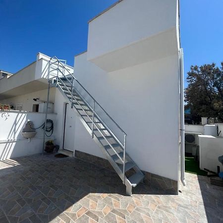 Villa Pisola Fiumicino Airport - Seafront Екстериор снимка