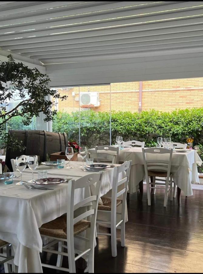 Villa Pisola Fiumicino Airport - Seafront Екстериор снимка