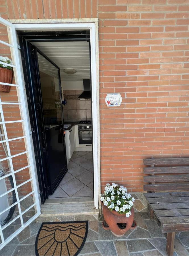 Villa Pisola Fiumicino Airport - Seafront Екстериор снимка