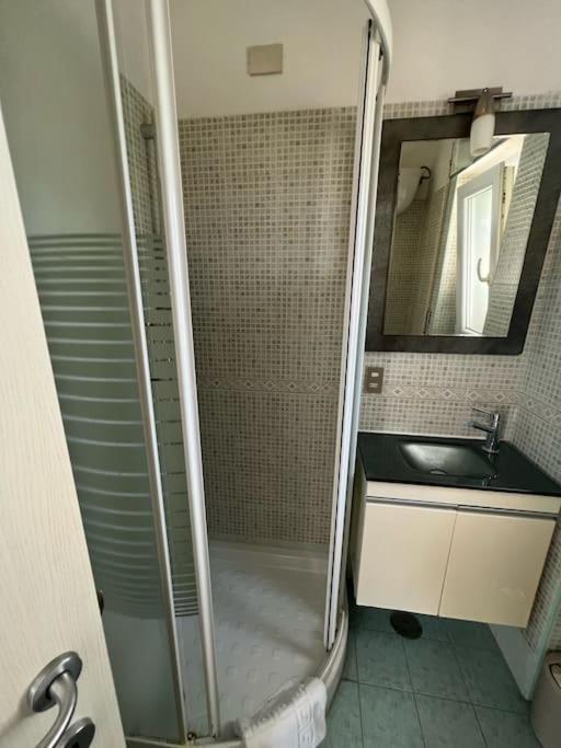 Villa Pisola Fiumicino Airport - Seafront Екстериор снимка