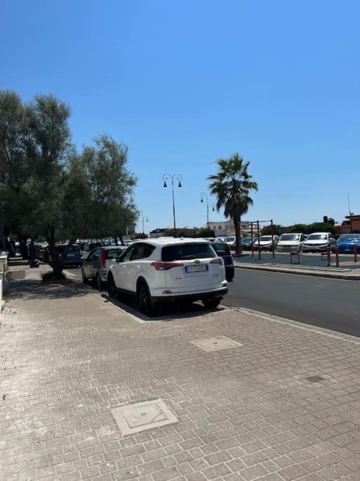 Villa Pisola Fiumicino Airport - Seafront Екстериор снимка