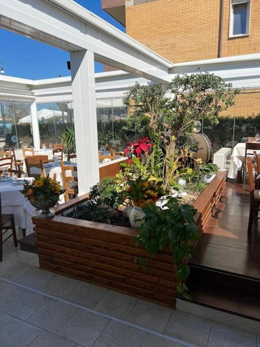 Villa Pisola Fiumicino Airport - Seafront Екстериор снимка