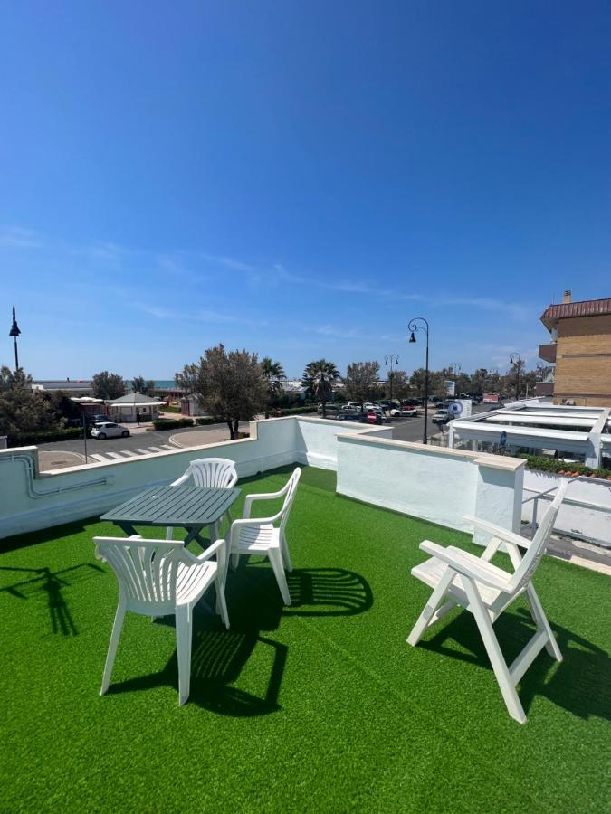 Villa Pisola Fiumicino Airport - Seafront Екстериор снимка