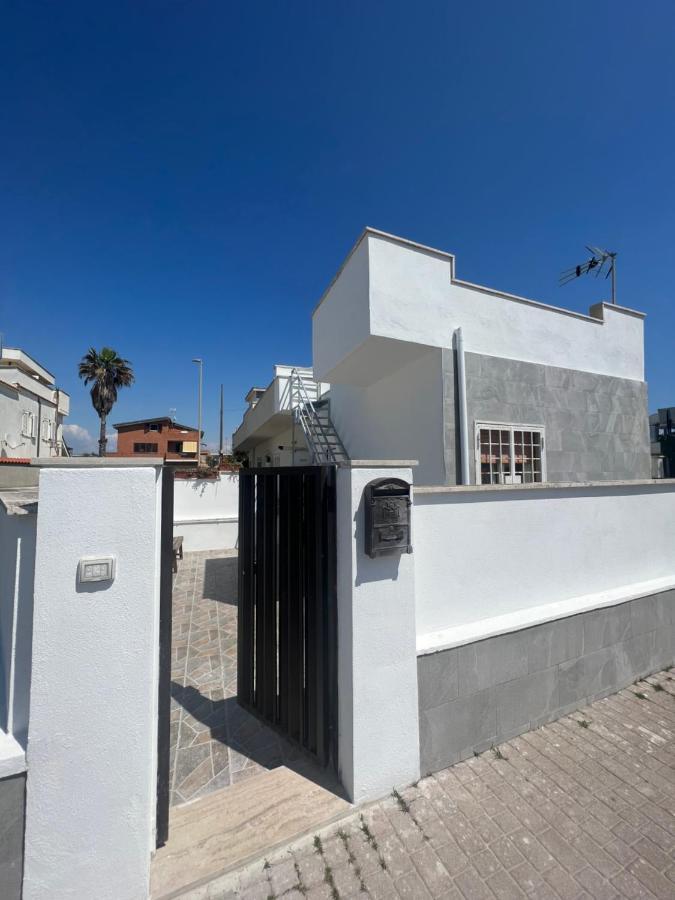 Villa Pisola Fiumicino Airport - Seafront Екстериор снимка